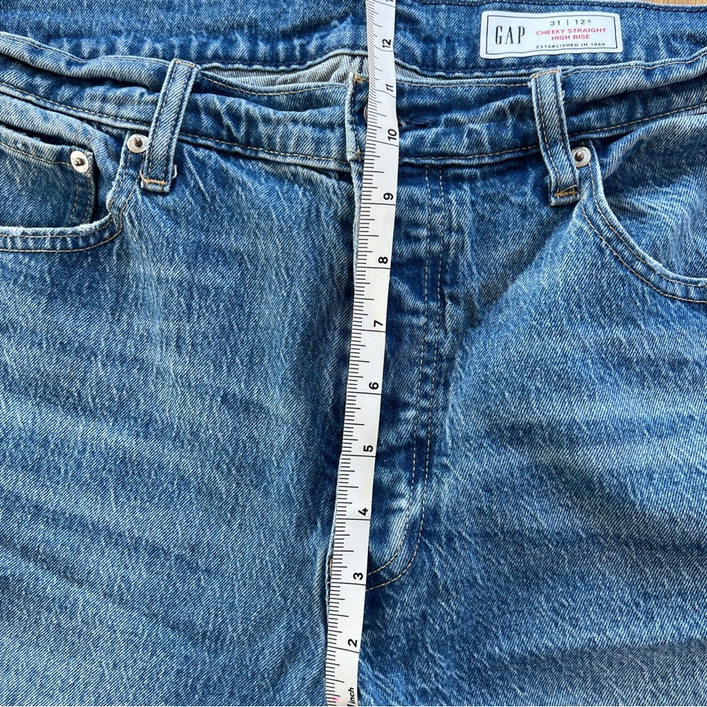 GAP women’s Cheeky Straight High Rise Jeans - Picture 5 of 9